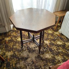 Octagonal occasional