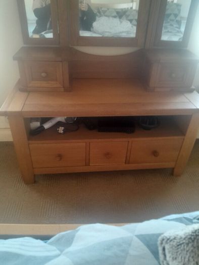 Dressing table with foldable 3mirrors with drawers