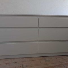 Chest of drawers