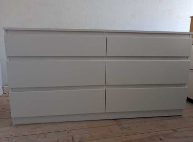 Chest of drawers