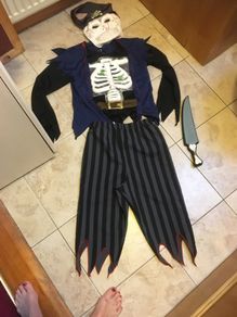 costume