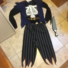 costume