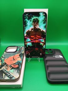iPhone 15 Pro Max 512 GB with 4 cases excellent condition