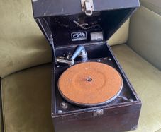 Victor VV50 record player