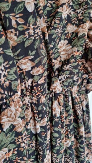 Beautiful ruffle dress 10uk