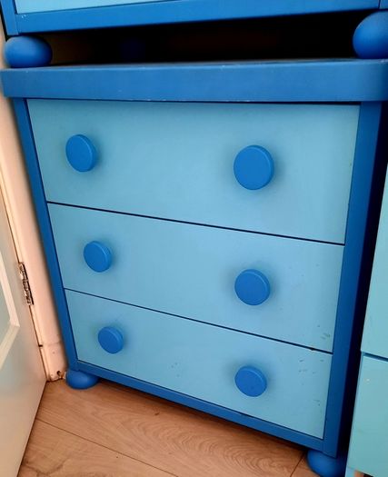 Wardrobe and two chests of drawers