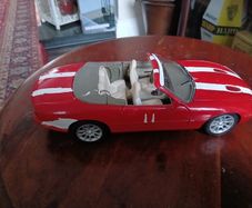 Maisto 1/18 scale jag