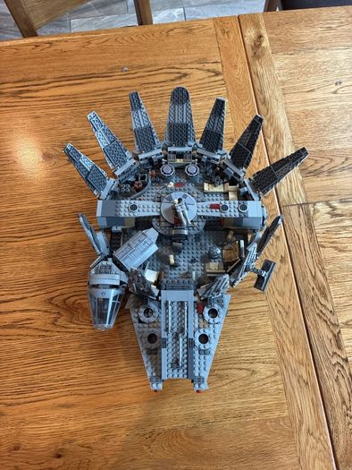 Lego Star Wars milennium falcon 75105