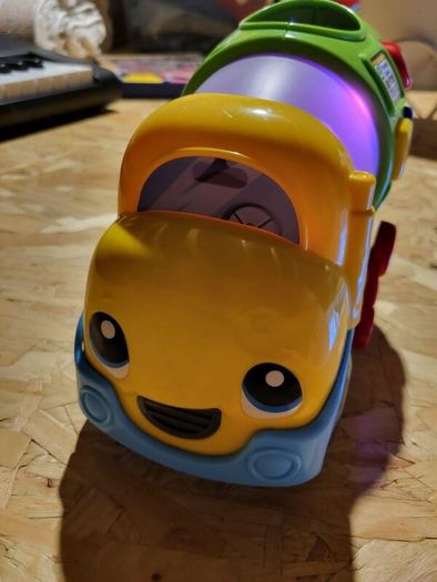 Leapfrog colour mixer truck