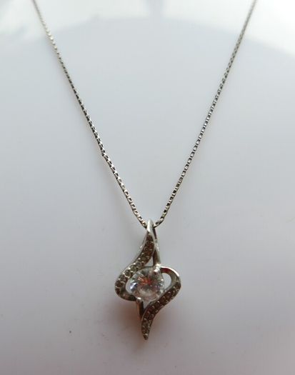 Vintage 925 Sterling Silver Ornate Clear Stone  Pendant & Necklace length 20" - 3g