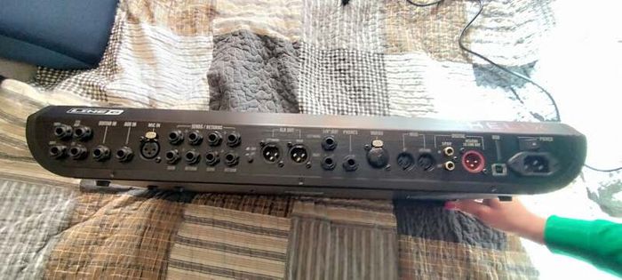 Line 6 Helix Floor multi-effects processor