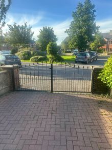 Driveway gates