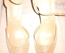 Size 7 Nude mesche Heels