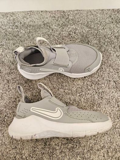 Boys runners size UK 9.5/27