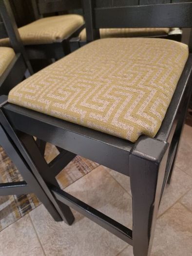 Beautiful Kitchen Island Stools x 4