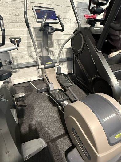 Treadmills + Crosstrainers