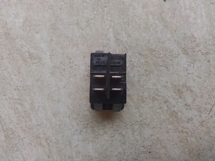 Rocker On / Off Switch.