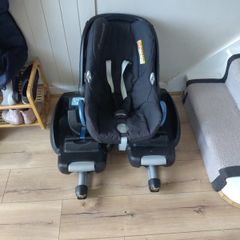 Free ISOFIX car seat and two bases