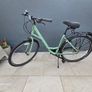 Women's bike with cushioned seat Image 2