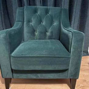 Emerald green velvet armchair - button back