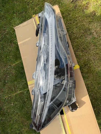 Toyota Corolla head light rhs