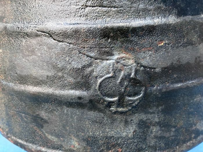 Very heavy metal skillet pot