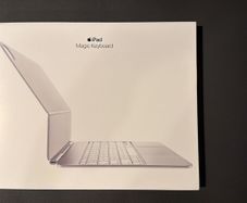 iPad Pro 13-inch M4 (2024 MAGIC KEYBOARD) British English WHITE Brand New Sealed 1 Year Warranty