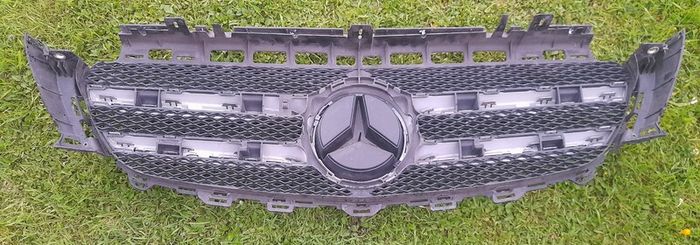 Genuine Mercedes E Class W213 AMG Line Grill