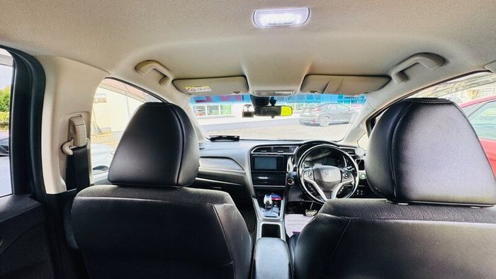 Honda Shuttle Hybrid Z 2016