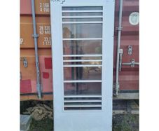 Door 382