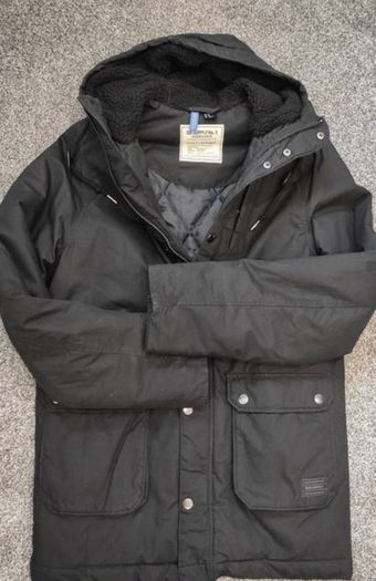 H&M Black winter parka for man/ tennager , size XS.