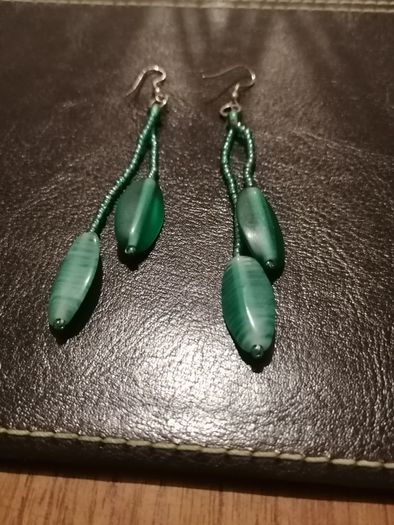 Earrings green drops style