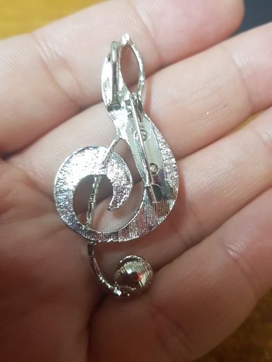 Modern Music Note brooch.