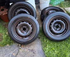 wheel and tyres