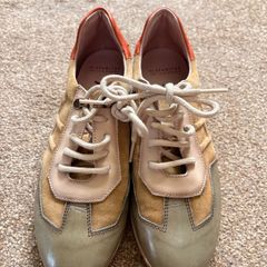 Hispanics trainers