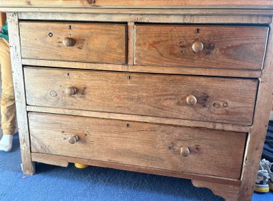 Pine Chest of Drawers