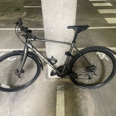 Giant Escape 2 like new - rarely used it was kept as a back up bike.