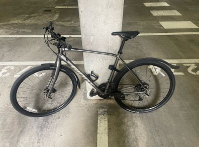 Giant Escape 2 like new - rarely used it was kept as a back up bike.