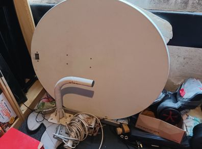 1.2 Meter Triax Dish with Diseqc1.2 Motor