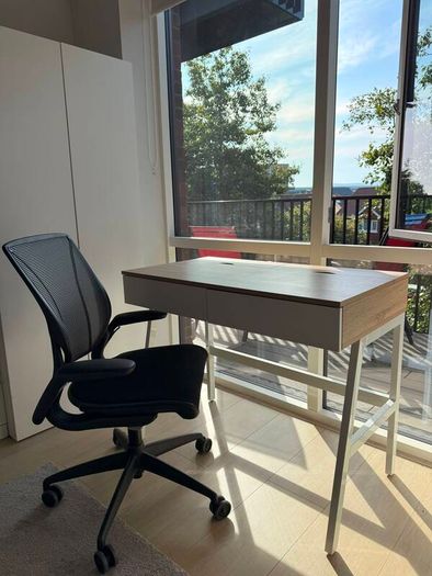 Ergonomic office chair