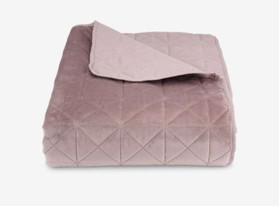 JYSK ENGBLOMME Bedspread and pillows