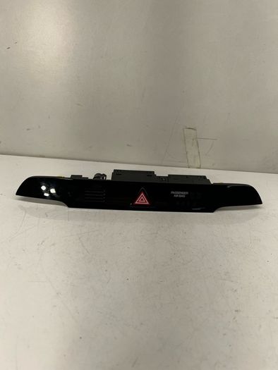Hyundai Tucson Hazard Warning Switch Mk3 2017 93700-d7800 A2l5b3s