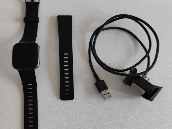 Fitbit Versa 2 (no scratches!!!!)