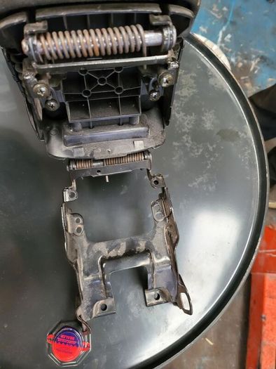 Avensis Arm rest