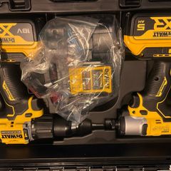 dewalt Twin drill kit DCK2029P2T