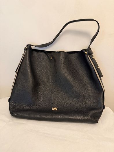 Authentic Michael Kors Leather Shoulder Bag Black