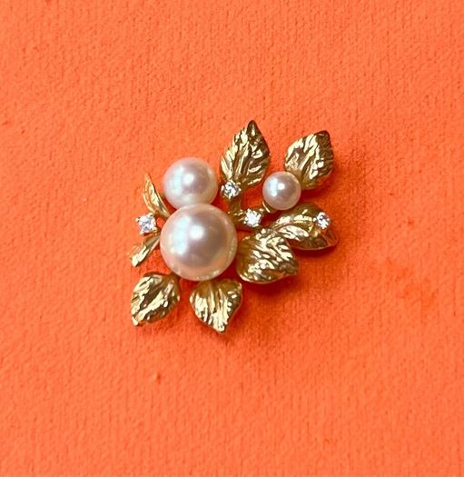 Vintage 14ct Gold & saltwater Pearl Floral Pendant