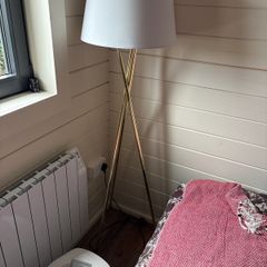 tripod floor lamp