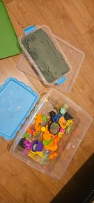 Kinetic sand with toys