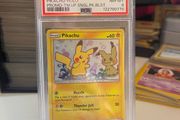 Pikachu Black Star SM162 - PSA8